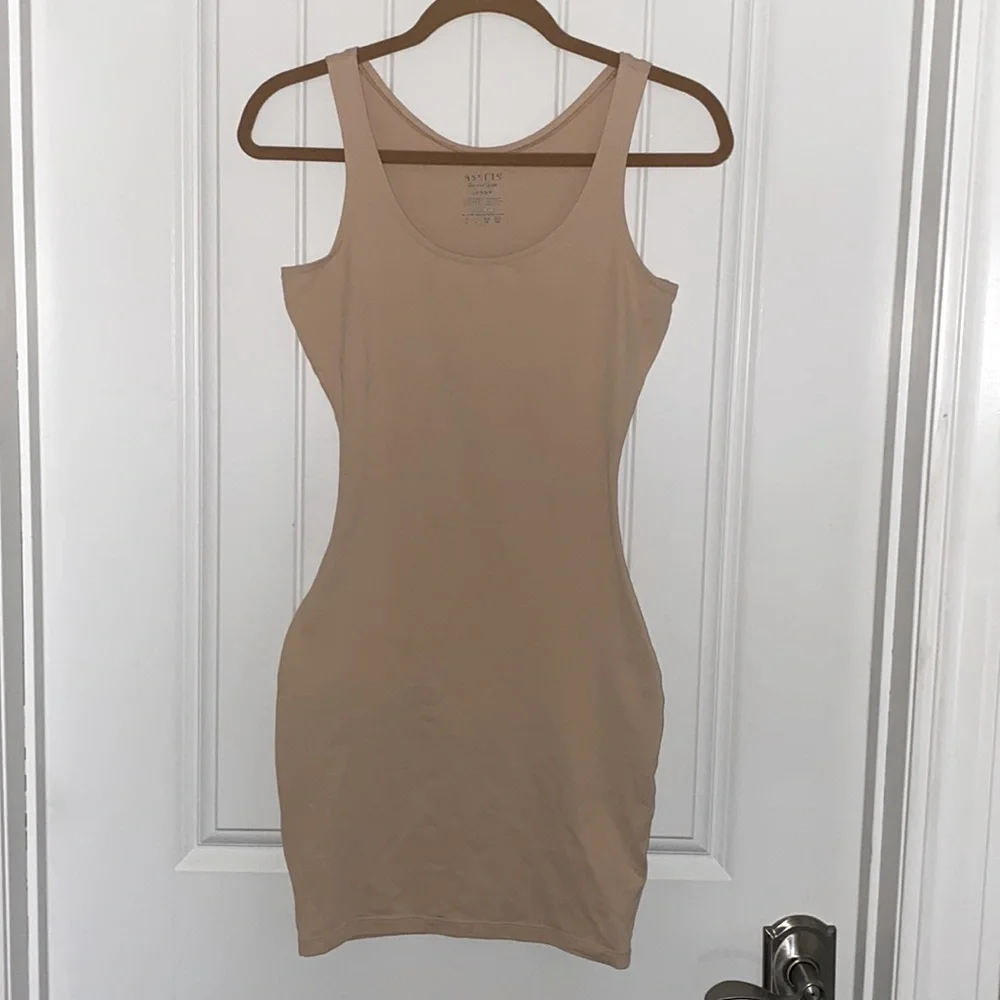 Spanx Shape-wear Size Medium - Picture 1 of 3